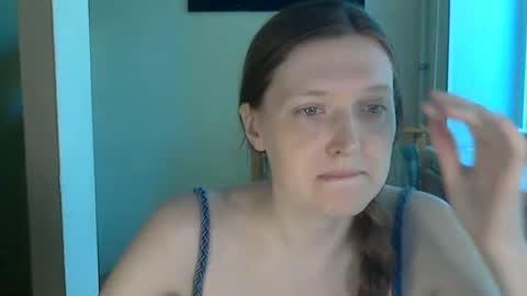 Snapshot of holistic_woman chatting on June 20, 2026, 10:29 am holistic_woman online show from June 20, 2026, 10:29 am