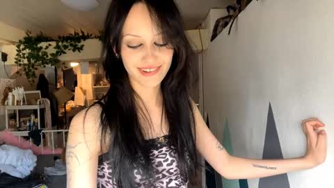 Ava online show from May 29, 2026, 3:21 pm