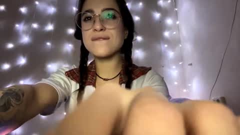 Kerri online show from November 25, 2025, 5:24 pm