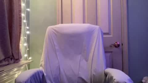 Hollys Drive threw Side Of CB. online show from December 25, 2024, 7:35 am