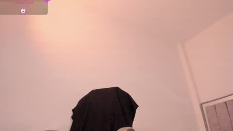 Snapshot of holly_16 chatting on May 19, 2026, 11:44 pm holly_16 online show from May 19, 2026, 11:44 pm