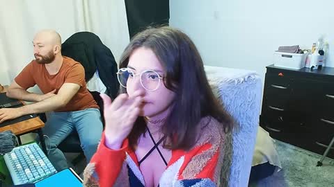 Holly and Honey online show from December 23, 2024, 9:29 pm