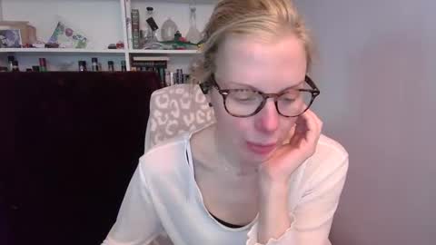 holly_bourbon online show from February 28, 2026, 7:48 pm