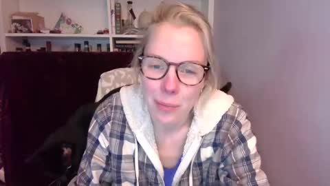 holly_bourbon online show from March 12, 2026, 10:27 pm