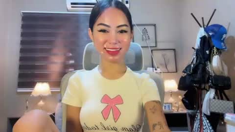 holly_cassandra online show from February 22, 2026, 7:08 am