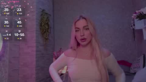 holly_molly8 online show from October 13, 2025, 6:41 pm