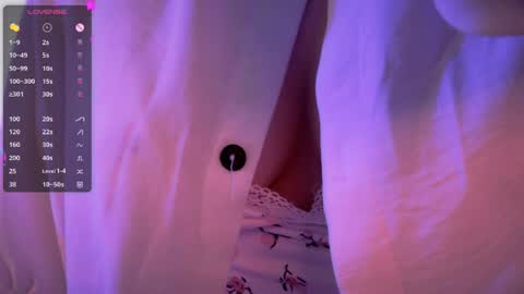 Snapshot of holly_molly_69 chatting on April 5, 2026, 3:04 am Molly online show from April 5, 2026, 3:04 am