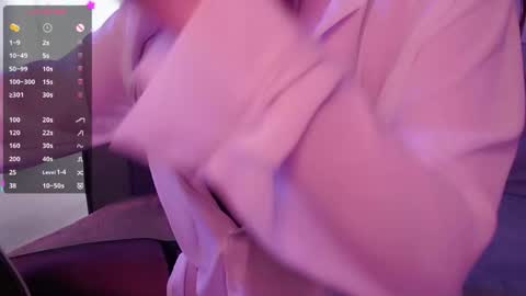 Snapshot of holly_molly_69 chatting on May 31, 2026, 3:15 am Molly online show from May 31, 2026, 3:15 am