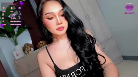 Snapshot of holly_preciousxx chatting on June 1, 2026, 11:12 am Hi Im Precious online show from June 1, 2026, 11:12 am