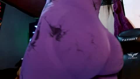 holly_thomsonx69 online show from January 1, 2025, 12:00 am