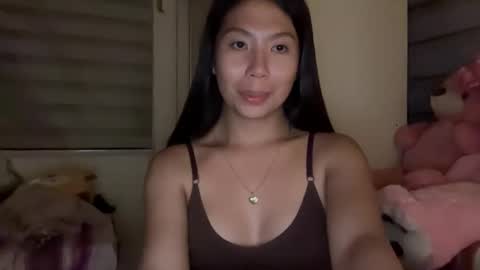 holly_wyn online show from April 3, 2026, 12:36 pm
