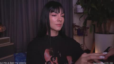 Holly Linder online show from November 15, 2025, 2:31 am