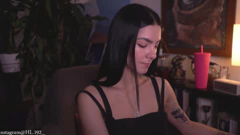 Holly Linder online show from March 8, 2026, 2:04 am