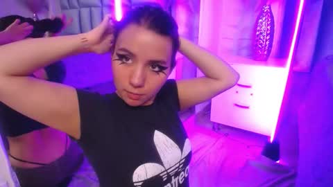 hollypeach_ online show from March 18, 2026, 7:50 pm