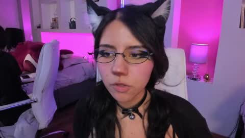 hollypeach_ online show from April 13, 2026, 8:14 pm