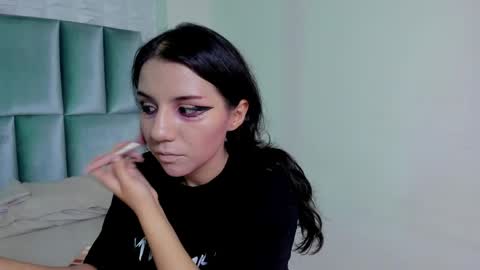 Snapshot of hollypeach_ chatting on April 30, 2026, 8:37 pm hollypeach_ online show from April 30, 2026, 8:37 pm