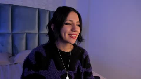 Snapshot of hollypeach_ chatting on May 17, 2026, 3:52 pm hollypeach_ online show from May 17, 2026, 3:52 pm