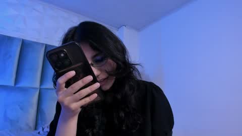 Snapshot of hollypeach_ chatting on May 19, 2026, 1:56 am hollypeach_ online show from May 19, 2026, 1:56 am