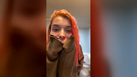 Snapshot of hollyquinniscute chatting on January 9, 2026, 7:00 am Brat online show from January 9, 2026, 7:00 am