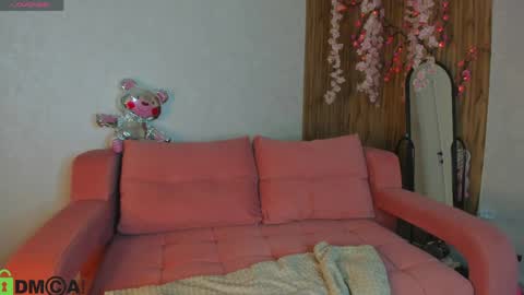 Snapshot of hollyray_ chatting on April 6, 2026, 1:14 am Holly online show from April 6, 2026, 1:14 am