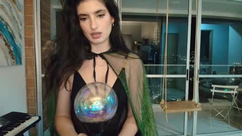 hollyshit_ online show from October 3, 2025, 11:46 pm