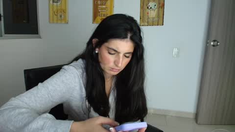 Snapshot of hollyshit_ chatting on May 20, 2026, 12:50 am hollyshit_ online show from May 20, 2026, 12:50 am