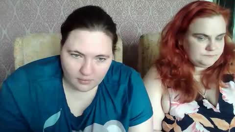 HollyXEva online show from April 10, 2026, 9:36 am