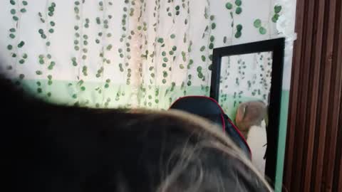 Snapshot of hollyxx_ chatting on December 11, 2024, 7:57 pm holly online show from December 11, 2024, 7:57 pm