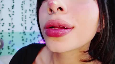 Snapshot of hollyxx_ chatting on December 14, 2024, 3:36 pm holly online show from December 14, 2024, 3:36 pm