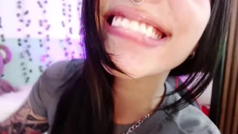 Snapshot of hollyxx_ chatting on December 21, 2024, 5:18 pm holly online show from December 21, 2024, 5:18 pm