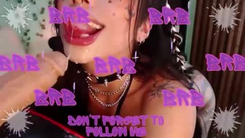 Snapshot of hollyxx_ chatting on January 5, 2025, 4:59 pm holly online show from January 5, 2025, 4:59 pm