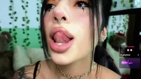 Snapshot of hollyxx_ chatting on January 18, 2025, 2:55 pm holly online show from January 18, 2025, 2:55 pm