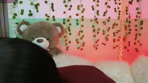 Snapshot of hollyxx_ chatting on January 29, 2025, 12:12 am holly online show from January 29, 2025, 12:12 am