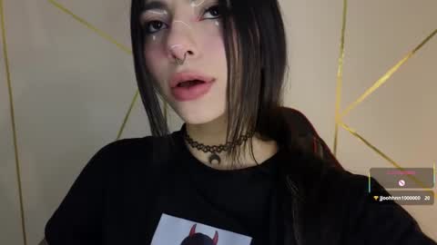 Snapshot of hollyxx_ chatting on February 6, 2025, 4:10 am holly online show from February 6, 2025, 4:10 am