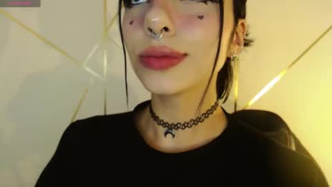 Snapshot of hollyxx_ chatting on February 19, 2025, 10:53 pm holly online show from February 19, 2025, 10:53 pm