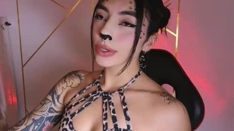 Snapshot of hollyxx_ chatting on October 2, 2025, 1:18 pm holly online show from October 2, 2025, 1:18 pm