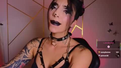 Snapshot of hollyxx_ chatting on October 4, 2025, 5:38 am holly online show from October 4, 2025, 5:38 am