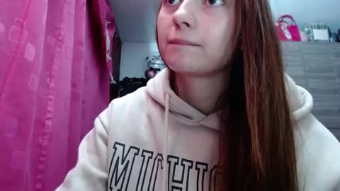 Juli online show from March 3, 2026, 3:34 am