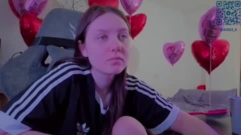 Snapshot of holy_kveta chatting on February 14, 2026, 3:03 am Kviki online show from February 14, 2026, 3:03 am