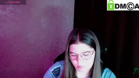 Welcome guys  Pleasure to see you all here  My name is MichaelaTip menu is active Private is open  online show from November 14, 2025, 7:51 am