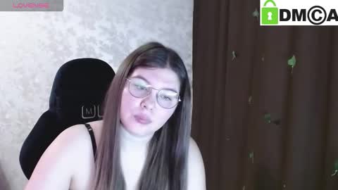 Welcome guys  Pleasure to see you all here  My name is MichaelaTip menu is active Private is open  online show from December 1, 2025, 3:44 am