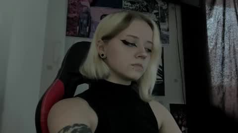 holy_mistresss online show from July 6, 2026, 7:27 am