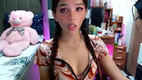 holy_molly1 online show from November 11, 2025, 5:57 pm