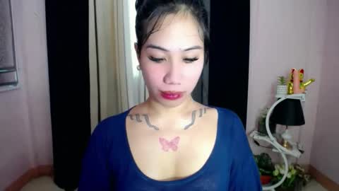 holy_samyx online show from November 28, 2025, 4:04 am