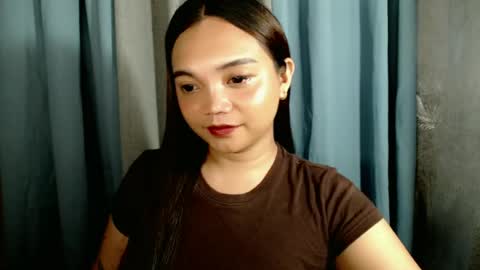Snapshot of holy_shine chatting on June 16, 2026, 11:18 pm Bella online show from June 16, 2026, 11:18 pm