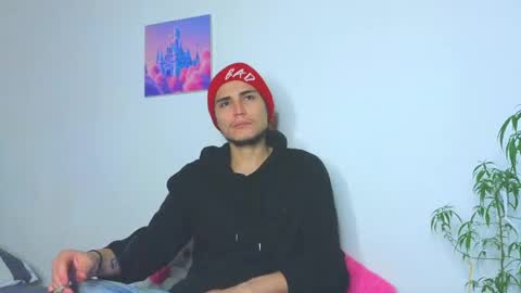 Snapshot of holy_taby_ chatting on May 9, 2026, 9:14 am online show from May 9, 2026, 9:14 am
