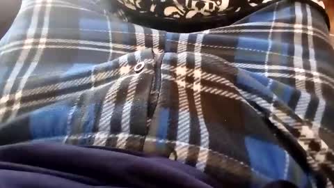 holycannoli123 online show from November 5, 2025, 1:55 pm