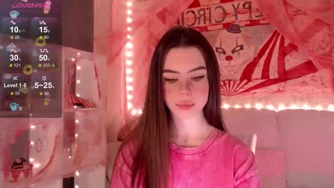 Snapshot of holymiax chatting on November 1, 2025, 3:52 am Mia online show from November 1, 2025, 3:52 am