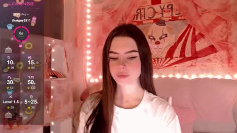 Snapshot of holymiax chatting on November 3, 2025, 3:52 am Mia online show from November 3, 2025, 3:52 am