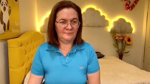 holymilfa online show from February 2, 2025, 2:02 pm